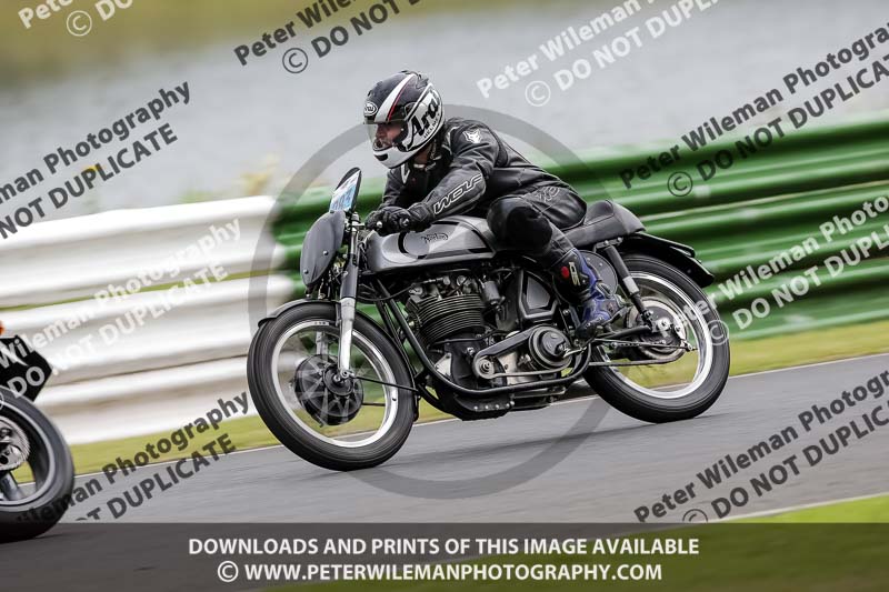 Vintage motorcycle club;eventdigitalimages;mallory park;mallory park trackday photographs;no limits trackdays;peter wileman photography;trackday digital images;trackday photos;vmcc festival 1000 bikes photographs